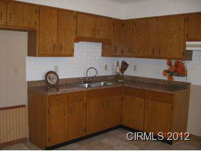 35 Jacks St, Gas City, IN 46933 photo 2