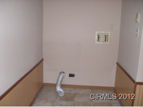 35 Jacks St, Gas City, IN 46933 photo 4