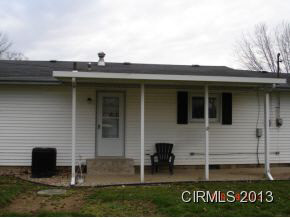 915 W Plainview Dr, Marion, IN 46953 photo 2
