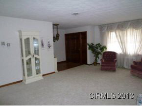 2896 Eastridge Dr, Marion, IN 46953 photo 2