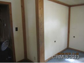 810 W Armstrong St, Frankfort, IN 46041 photo 6