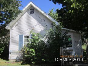 810 W Armstrong St, Frankfort, IN 46041 photo 1