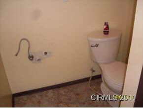 719 E Main St, Greentown, IN 46936 photo 9
