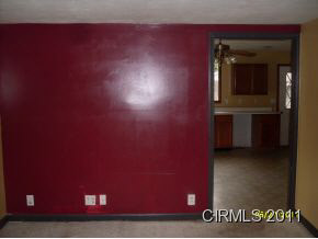 719 E Main St, Greentown, IN 46936 photo 5