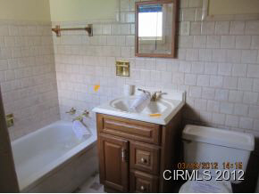 230 E Washington Ave, Peru, IN 46970 photo 9