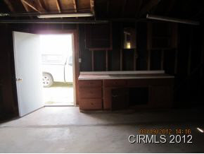 230 E Washington Ave, Peru, IN 46970 photo 13