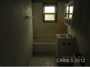 9022 S Meridian Rd, Bunker Hill, IN 46914 photo 8