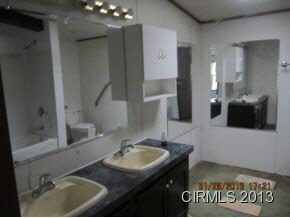 304 S Smith St, Swayzee, IN 46986 photo 16