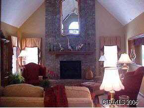 2619 Brookshire Dr, Kokomo, IN 46902 photo 2