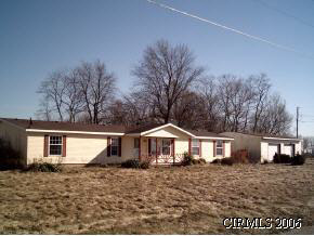 911 S 3rd St, Flora, IN 46929 photo 2