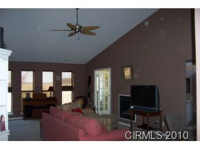 3663 Meadowview Dr, Kokomo, IN 46902 photo 3