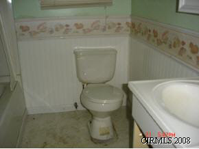 407 E 4th St, Fairmount, IN 46928 photo 3