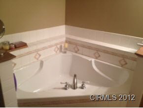 708 Maple St, Sweetser, IN 46987 photo 11