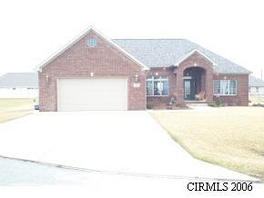 816 Maple Ct, Sweetser, IN 46987 photo 1