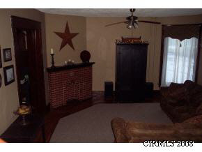 65 E Maple St, Wabash, IN 46992 photo 6