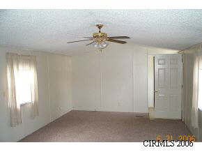 402 Jackson Ave, Peru, IN 46970 photo 4