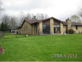 1613 Green Acres Dr, Kokomo, IN 46901 photo 2