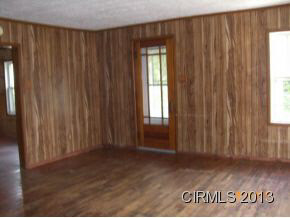 417 N Main St, Upland, IN 46989 photo 5