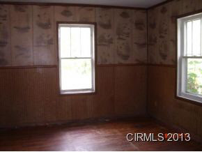 417 N Main St, Upland, IN 46989 photo 7