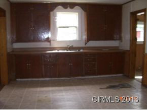 417 N Main St, Upland, IN 46989 photo 4