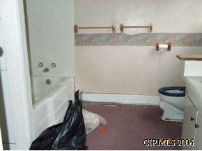 651 E Wiley St, Marion, IN 46952 photo 6