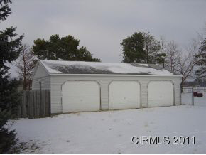 241 E Franklin St, Sweetser, IN 46987 photo 2