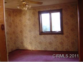 241 E Franklin St, Sweetser, IN 46987 photo 5
