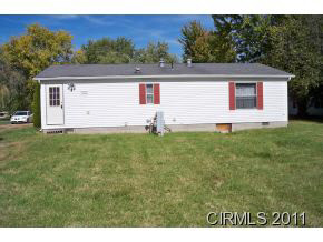 904 E Wabash Ave, Converse, IN 46919 photo 2