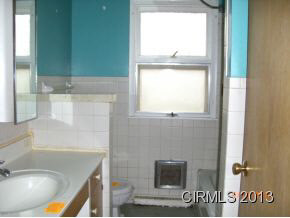 2123 S Valley Ave, Marion, IN 46953 photo 7