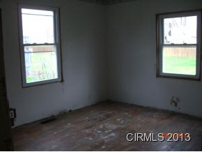1828 W Spencer Ave, Marion, IN 46952 photo 6