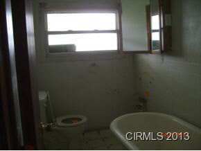1828 W Spencer Ave, Marion, IN 46952 photo 5