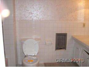 1104 E 49th St, Marion, IN 46953 photo 8