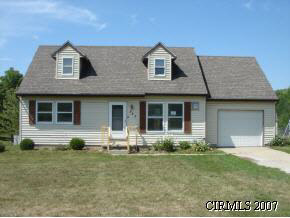 440 Hitzfield St, Huntington, IN 46750 photo 1