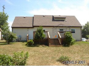 440 Hitzfield St, Huntington, IN 46750 photo 3