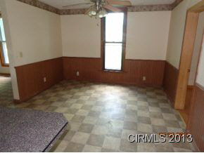 579 E Hill St, Wabash, IN 46992 photo 11