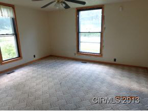 579 E Hill St, Wabash, IN 46992 photo 6