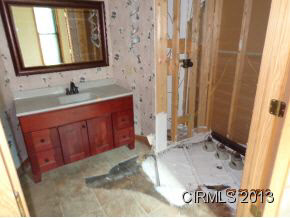 579 E Hill St, Wabash, IN 46992 photo 8