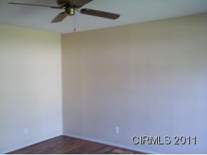 306 Devonshire Dr, Kokomo, IN 46901 photo 2