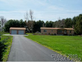 3821 W Clover Ln, Kokomo, IN 46901 photo 1