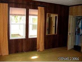 325 N Nancy St, Warren, IN 46792 photo 5