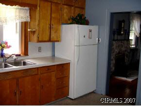117 S Wayne St, Warren, IN 46792 photo 4