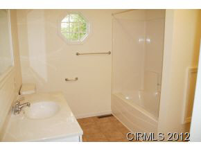 305 Linwood Ln, Wabash, IN 46992 photo 8