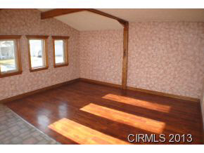 514 Doggett St, Windfall, IN 46076 photo 2