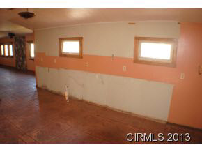 514 Doggett St, Windfall, IN 46076 photo 3