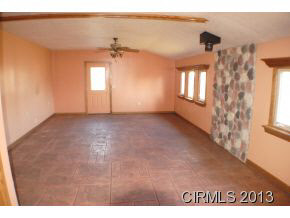 514 Doggett St, Windfall, IN 46076 photo 4