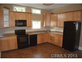 335 Green St, Tipton, IN 46072 photo 5