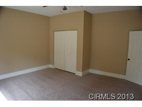 335 Green St, Tipton, IN 46072 photo 4