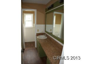 335 Green St, Tipton, IN 46072 photo 7