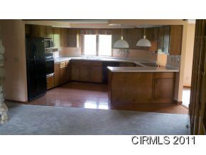 540 Circle Dr, Fairmount, IN 46928 photo 3