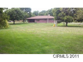 540 Circle Dr, Fairmount, IN 46928 photo 2